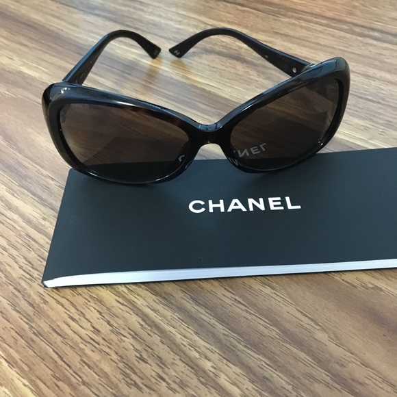 AUTHENTIC CHANEL Black Acetate Frame Sunglasses - Picture 4 of 7